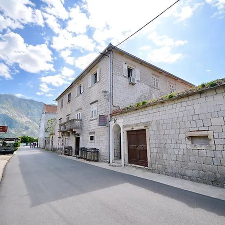 Homestay Palata Florio Lukovic *